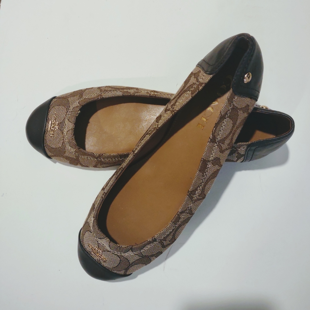Coach flats